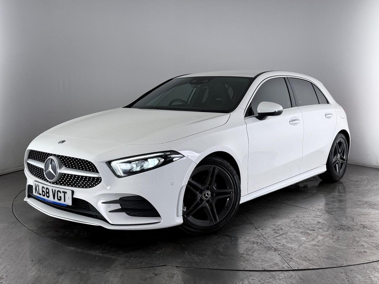 Mercedes-Benz A Class thumbnail Front Left