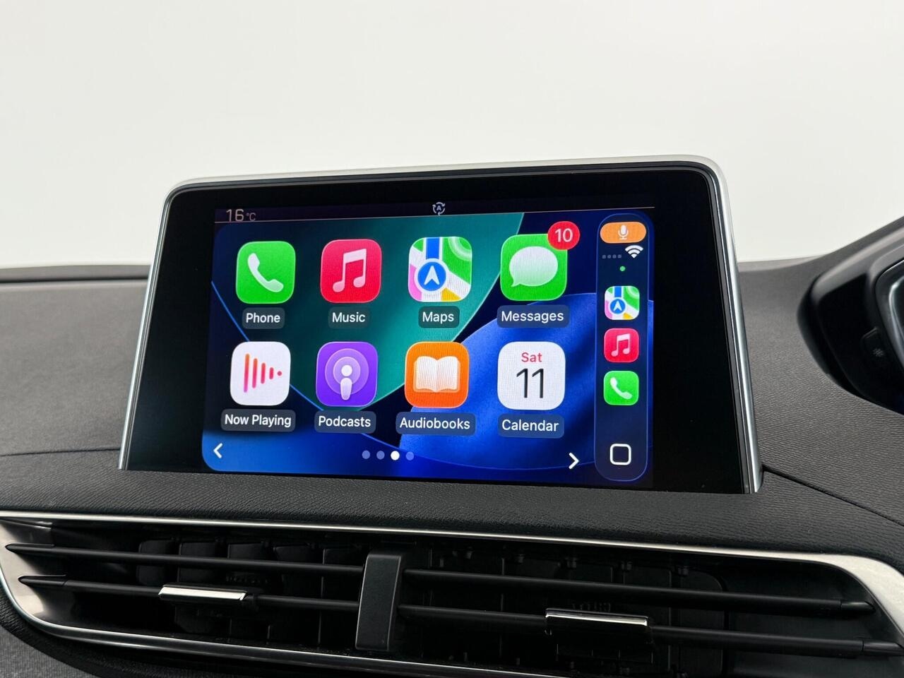 Peugeot 3008 thumbnail Infotainment System