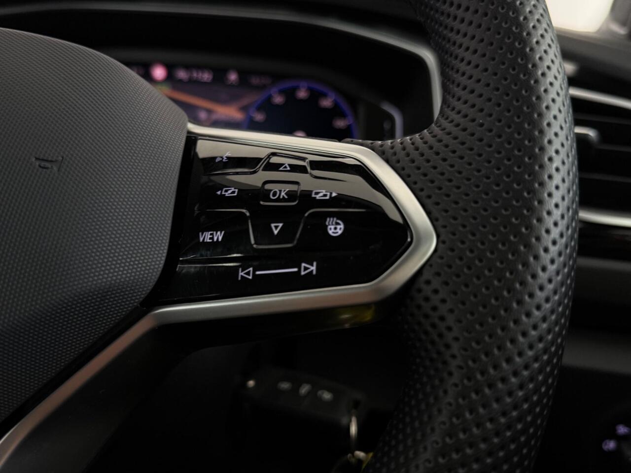 Volkswagen T-Roc thumbnail Misc Controls