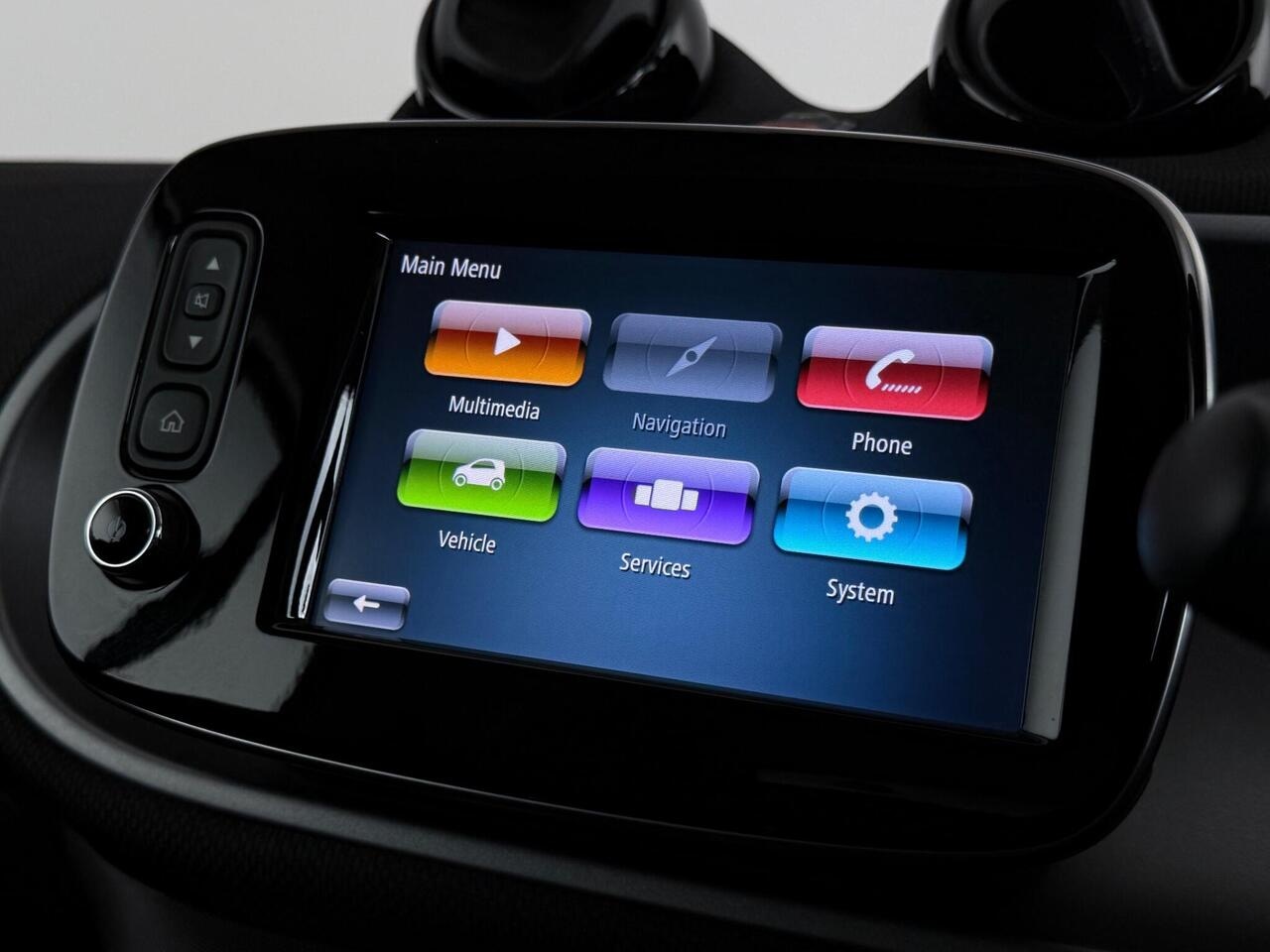 Smart fortwo thumbnail Infotainment System