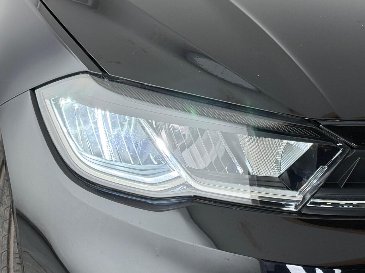 Volkswagen Polo thumbnail Lights Front