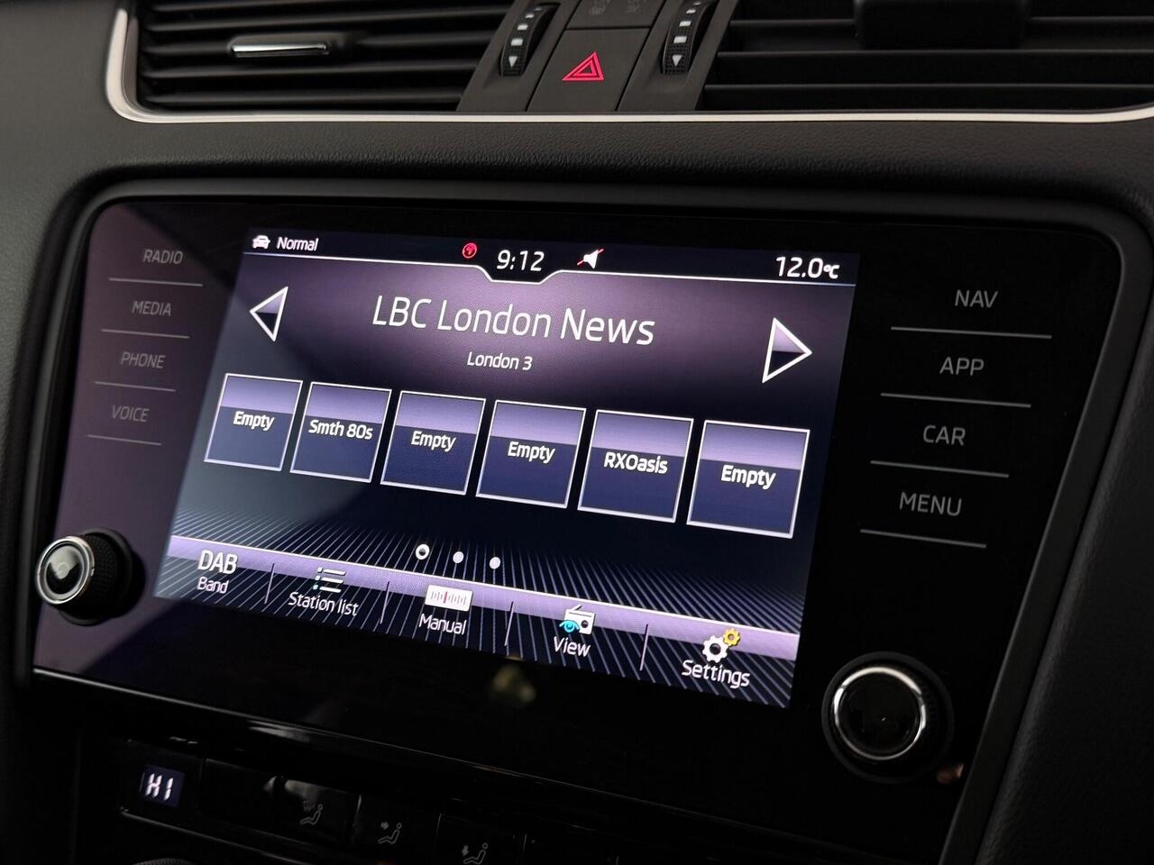 Skoda Octavia thumbnail Infotainment System