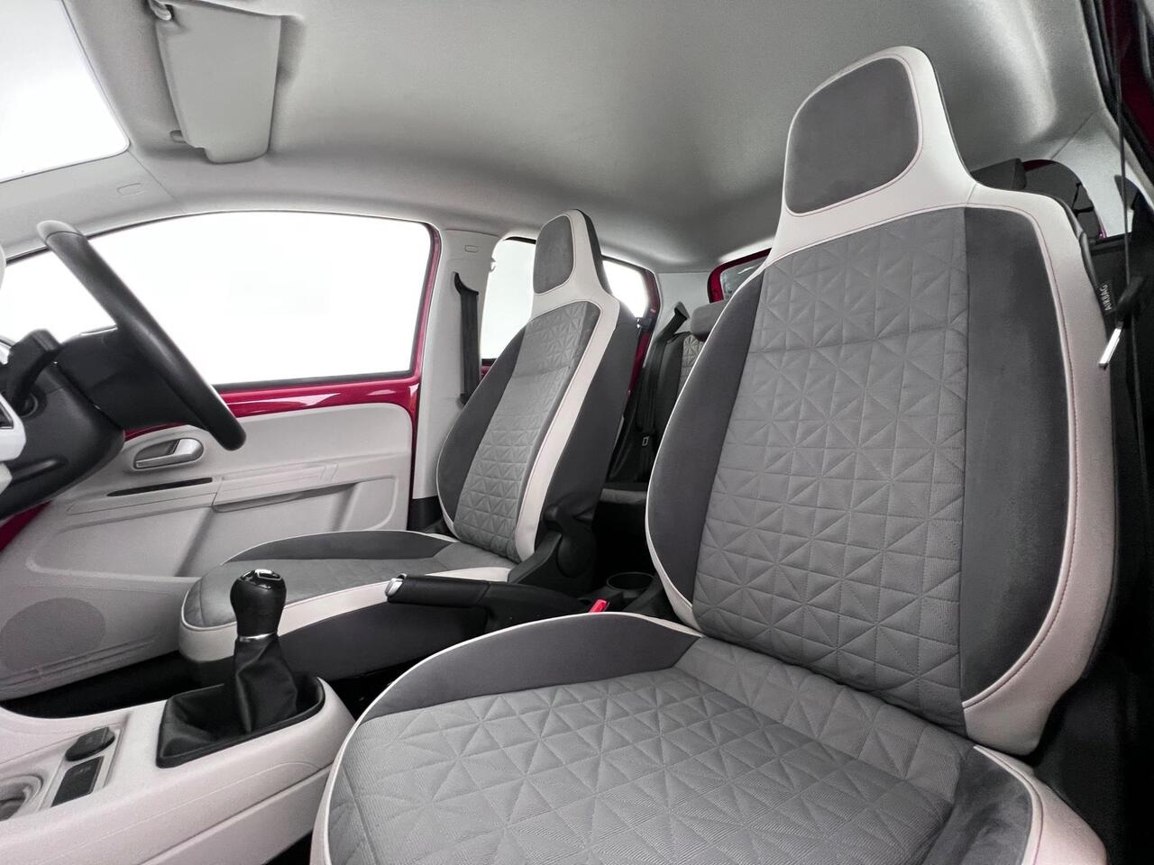 Volkswagen up! thumbnail Seat Front Passenger