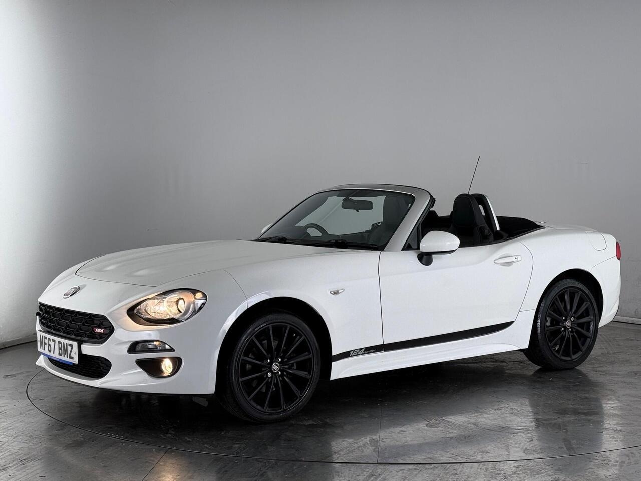 Fiat 124 Spider thumbnail Front Left