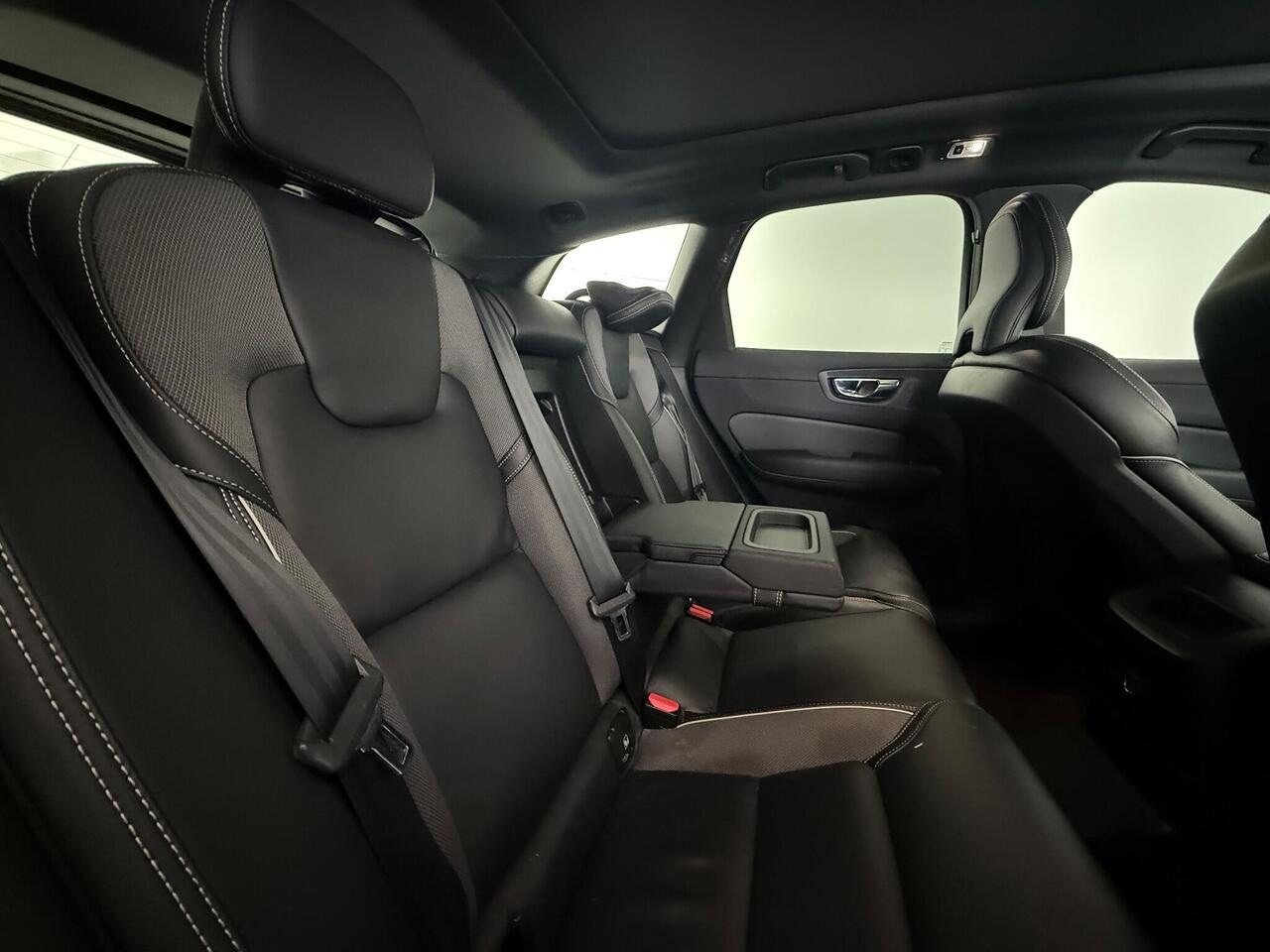 Volvo XC60 thumbnail Seats Rear
