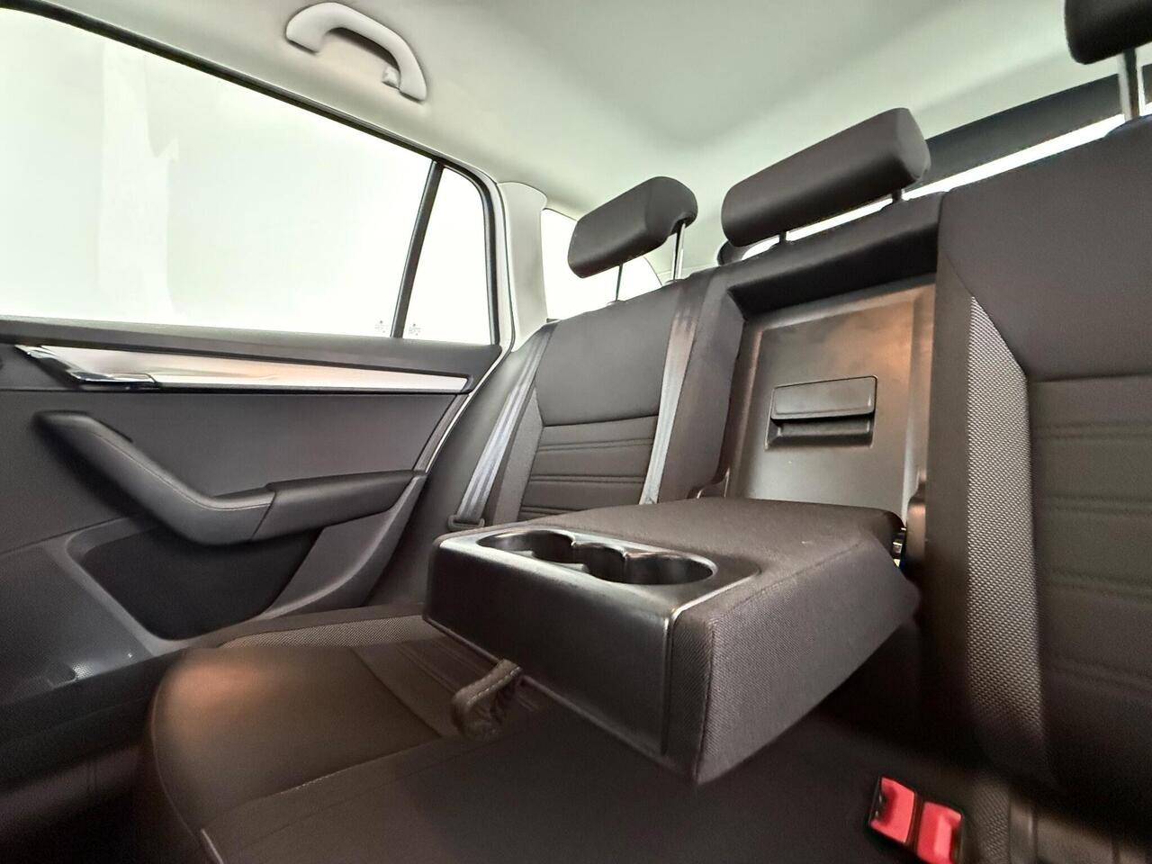 Skoda Octavia thumbnail Seats Rear