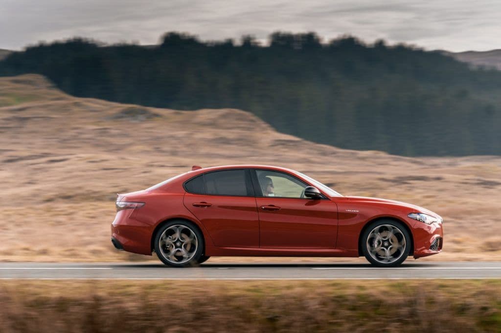 Alfa Romeo Giulia Red alfa-romeo-giulia-red